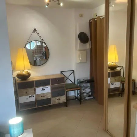 Centre Du Village * Κασί