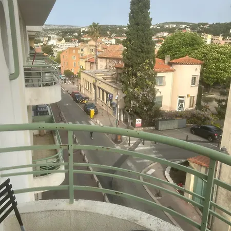 Centre Du Village Apartment